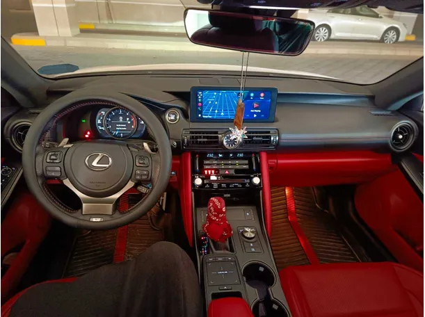 Car image 18