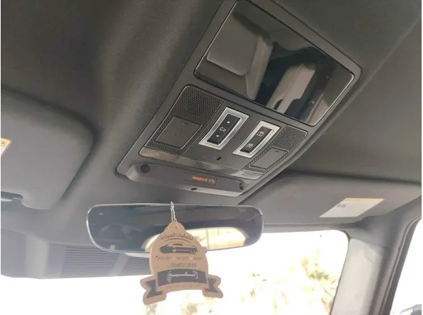 Car image 43