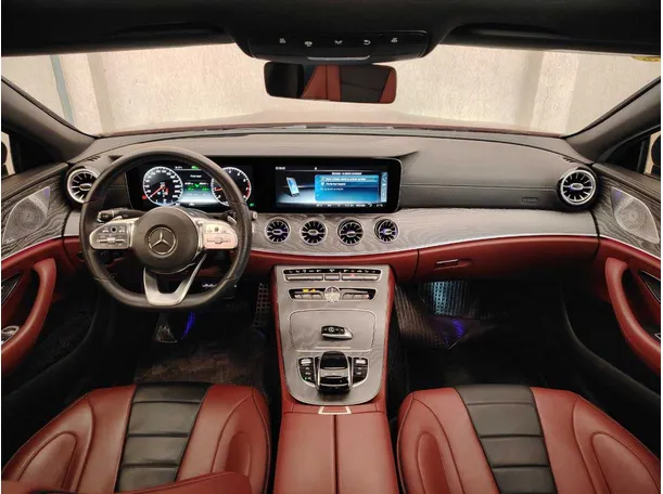 Car image 19