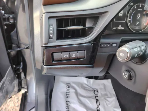 Car image 44