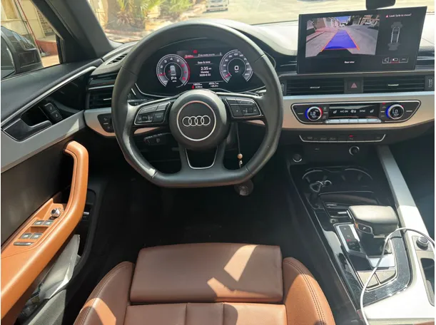 Car image 16