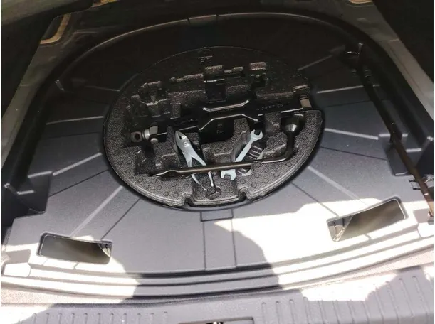 Car image 41