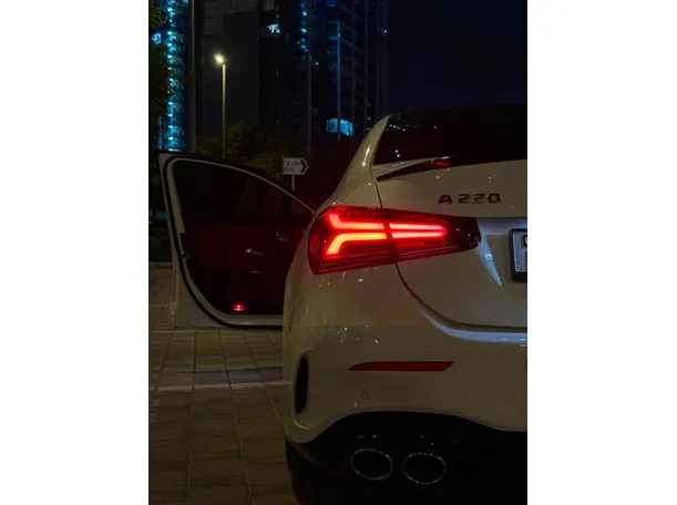 Car image 24