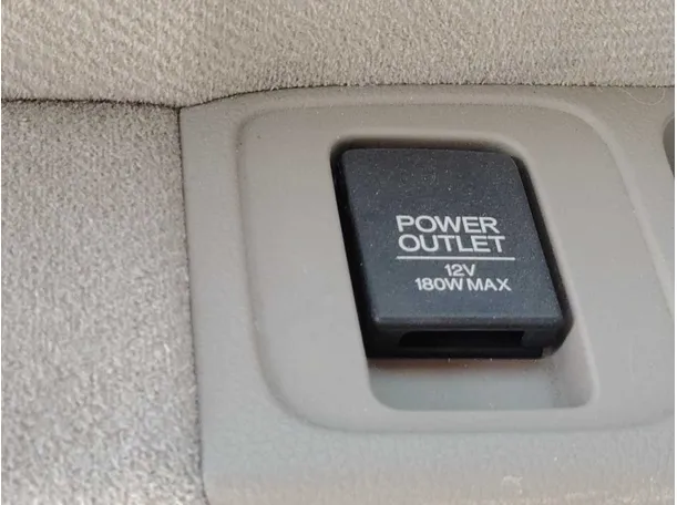 Car image 30