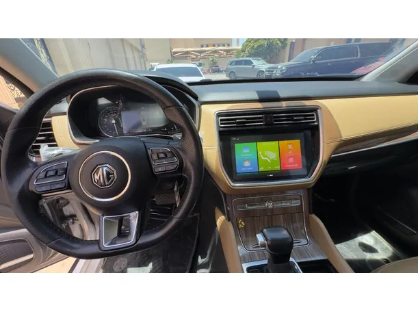 Car image 15