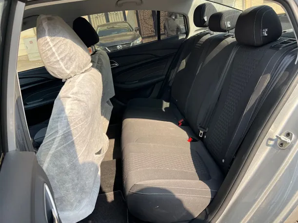 Car image 14