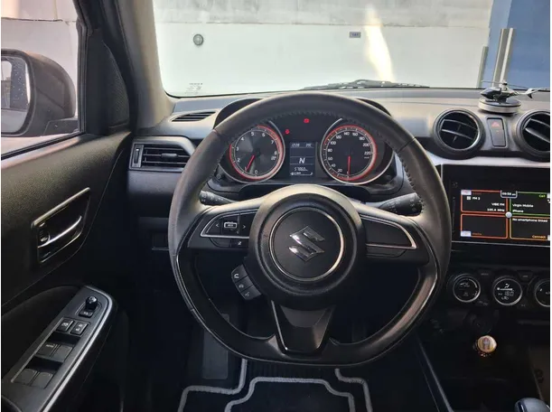 Car image 19