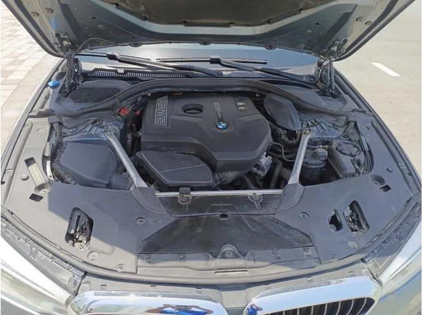 Car image 25