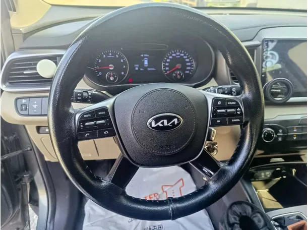 Car image 26