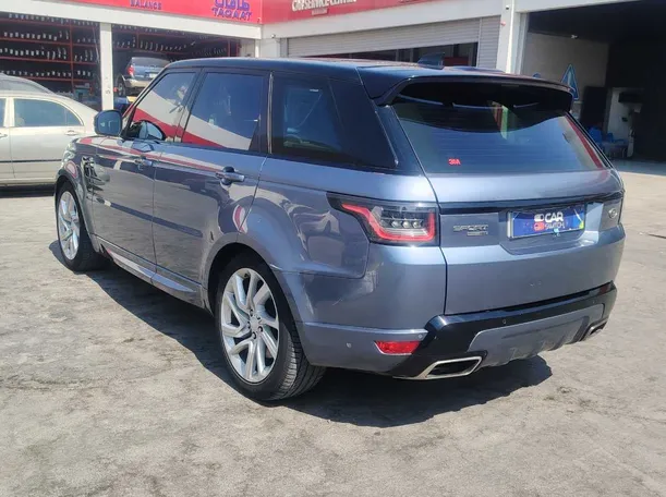 Car image 7