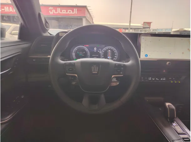 Car image 30