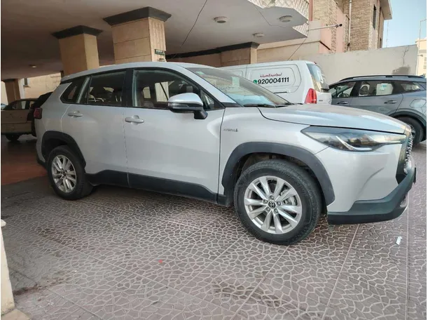 Car image 4