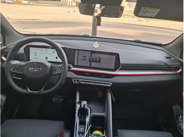 Car image 15