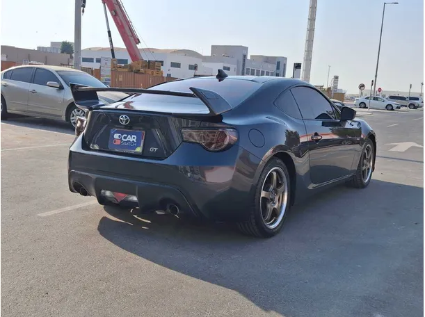 Car image 5
