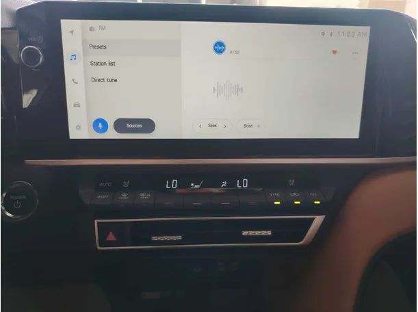 Car image 26