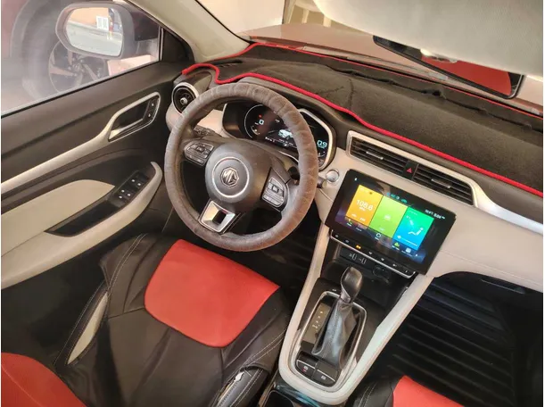 Car image 25