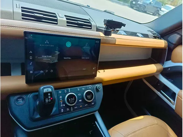 Car image 16