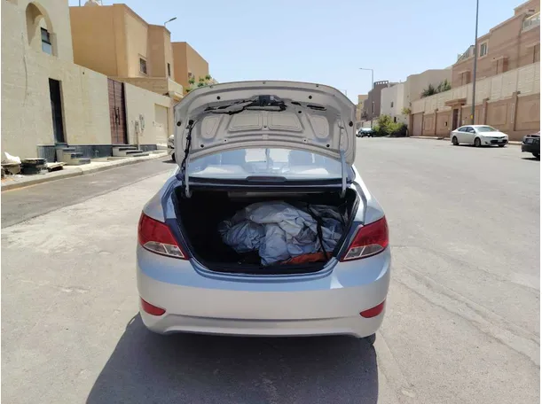 Car image 24