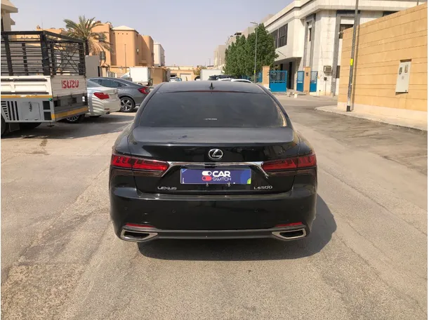 Car image 6