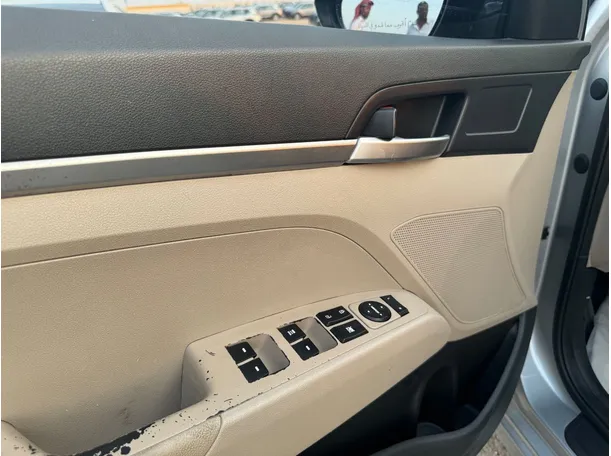 Car image 22