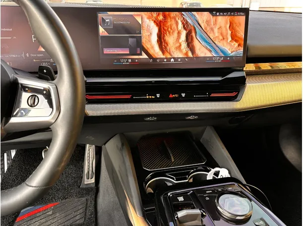 Car image 21