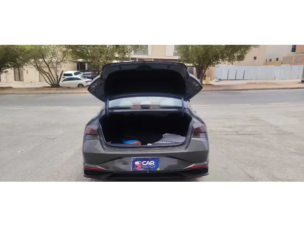Car image 23