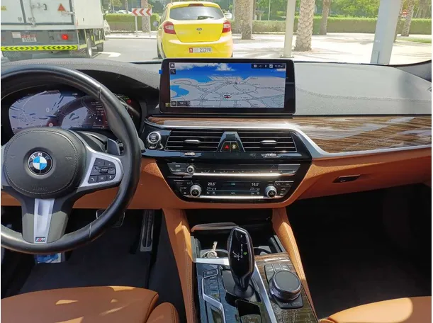 Car image 17
