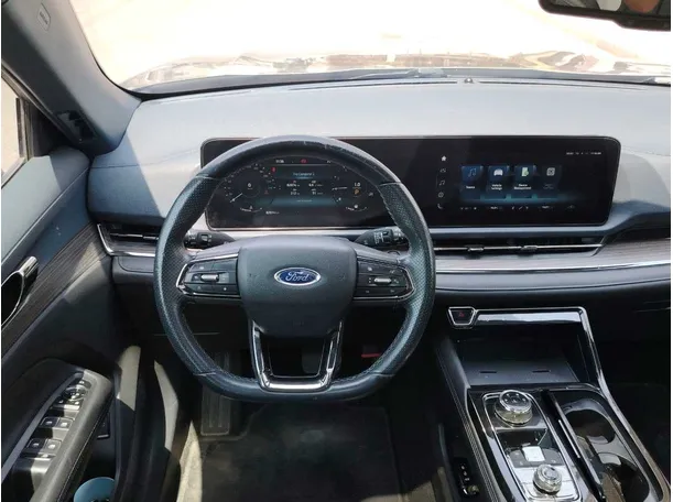Car image 25