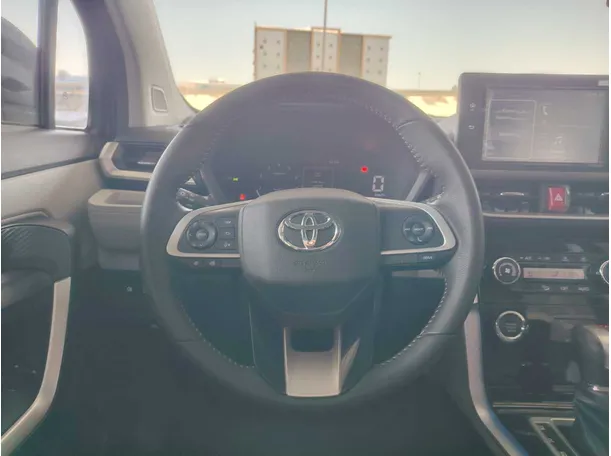 Car image 28