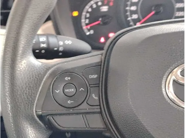 Car image 26