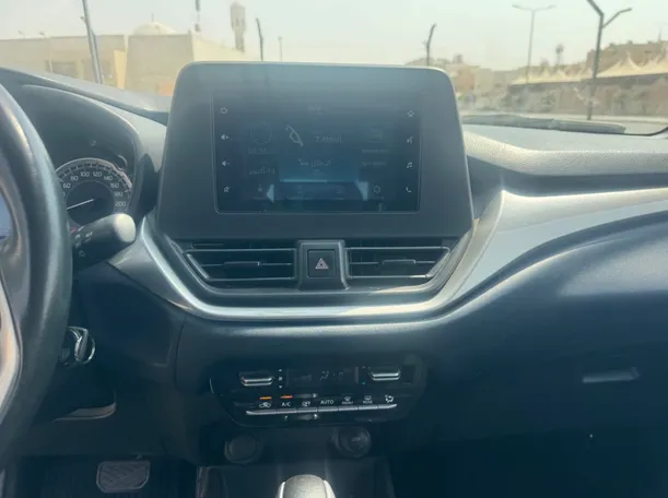 Car image 16