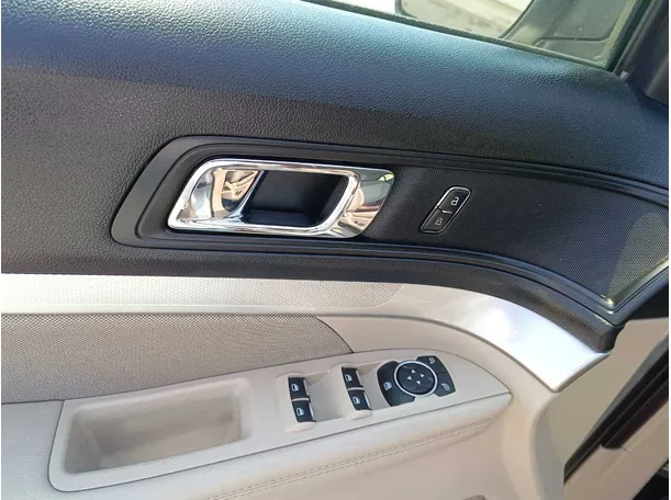 Car image 33