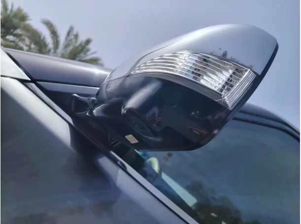 Car image 28