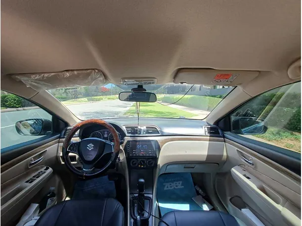 Car image 17