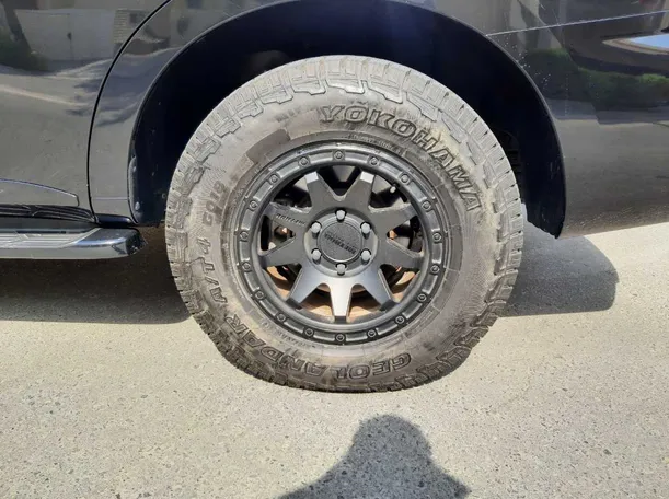 Car image 9