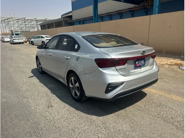 Car image 7
