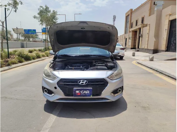 Car image 30