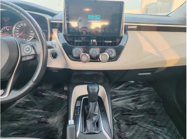 Car image 18