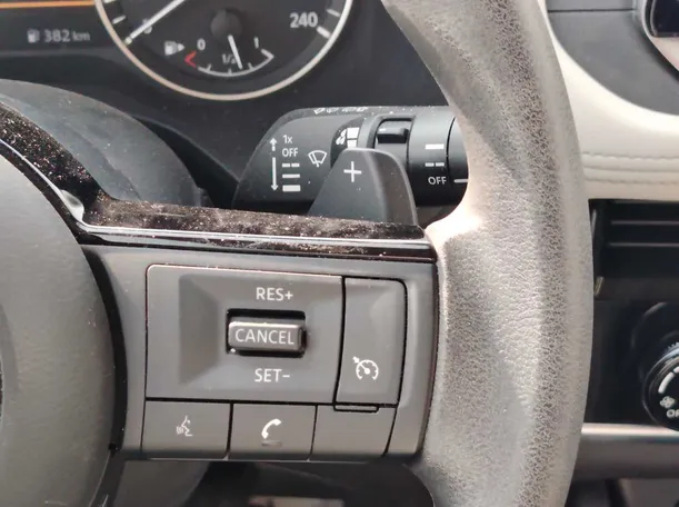 Car image 26