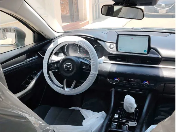 Car image 19