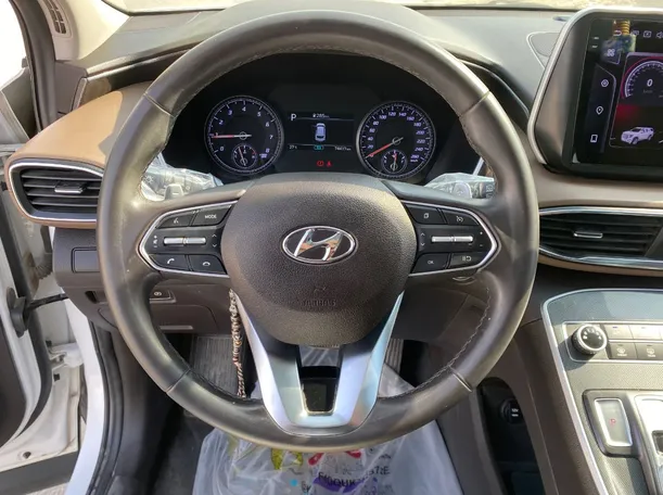 Car image 17