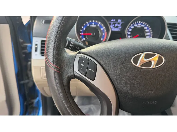 Car image 17
