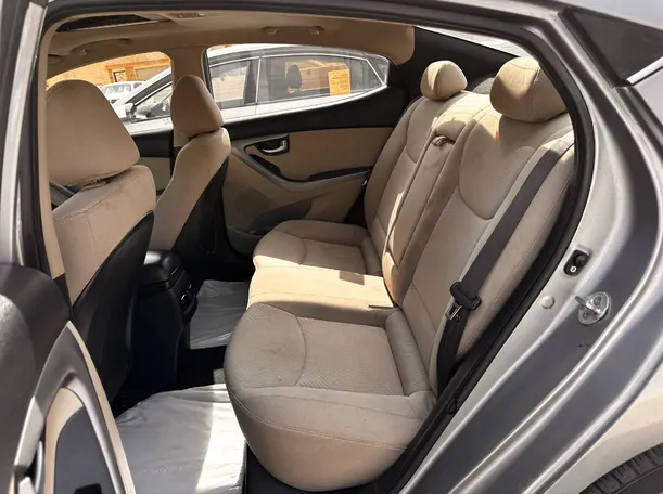 Car image 13