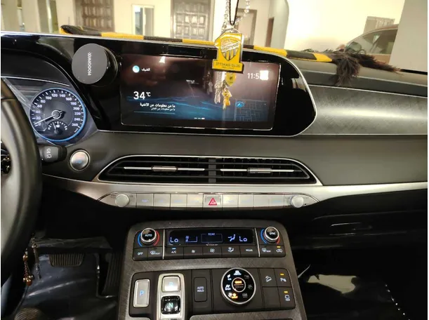Car image 24