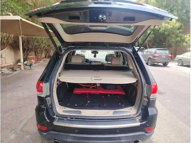 Car image 29