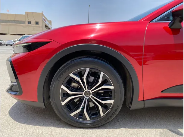 Car image 9