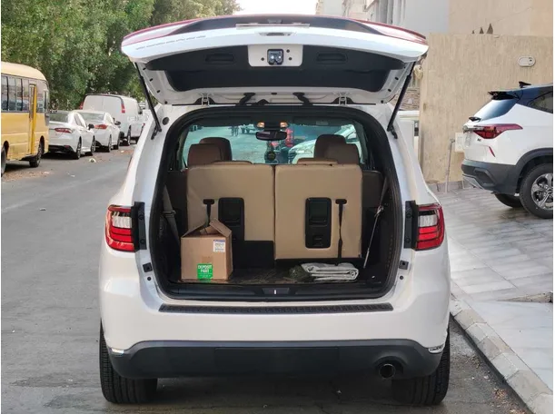 Car image 25