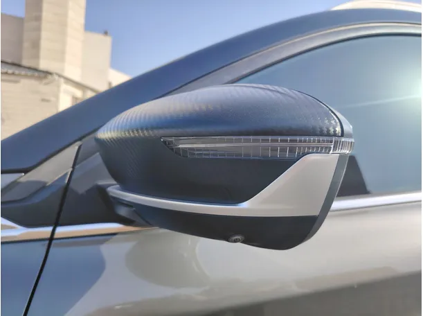 Car image 33