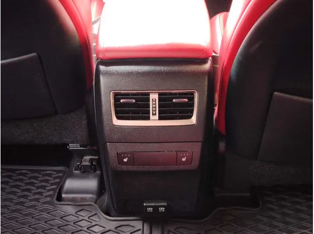 Car image 33