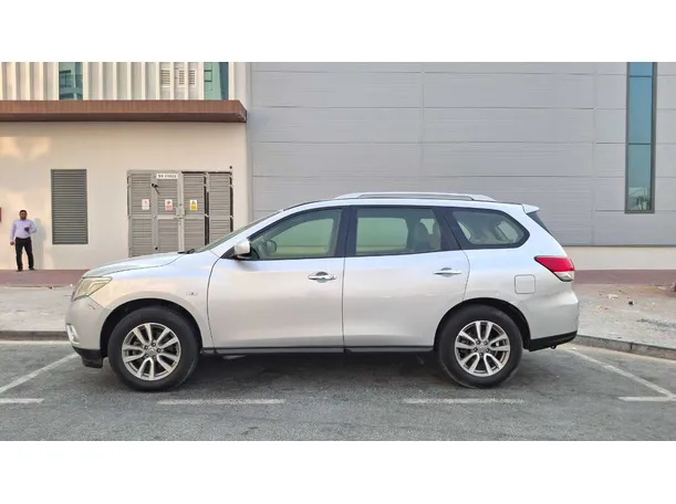 Car image 8